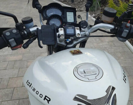 Білий БМВ R 1200R, об'ємом двигуна 1.2 л та пробігом 51 тис. км за 8000 $, фото 3 на Automoto.ua