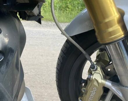 Белый БМВ R 1200R, объемом двигателя 1.2 л и пробегом 4 тыс. км за 8000 $, фото 4 на Automoto.ua