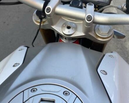 Белый БМВ R 1200R, объемом двигателя 1.2 л и пробегом 4 тыс. км за 8000 $, фото 1 на Automoto.ua