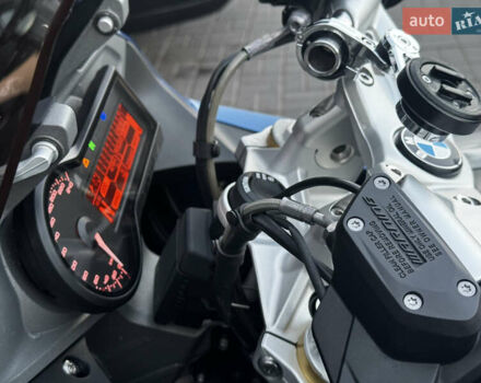 Синий БМВ R 1200RS, объемом двигателя 0.12 л и пробегом 42 тыс. км за 12000 $, фото 24 на Automoto.ua