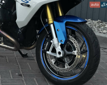 Синий БМВ R 1200RS, объемом двигателя 0.12 л и пробегом 42 тыс. км за 12000 $, фото 5 на Automoto.ua