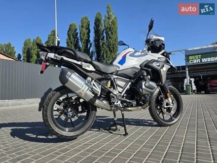 БМВ R 1250GS 2022 у Кропивницькому (Кіровограді) на Automoto.ua Білий БМВ R 1250GS, об'ємом двигуна 0 л та пробігом 13 тис. км за 17990 $, фото 1 на Automoto.ua