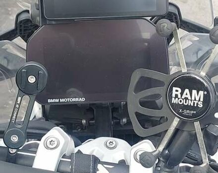 БМВ R 1300GS 2024 в Днепре (Днепропетровске) на Automoto.ua Белый БМВ R 1300GS, объемом двигателя 1.3 л и пробегом 15 тыс. км за 28000 $, фото 6 на Automoto.ua