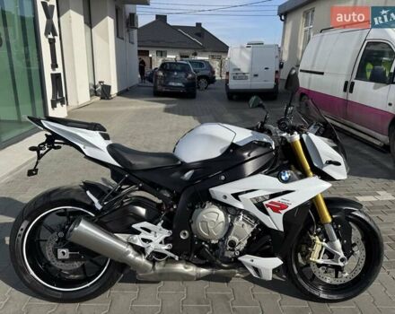 Белый БМВ S 1000R, объемом двигателя 1 л и пробегом 17 тыс. км за 12499 $, фото 10 на Automoto.ua