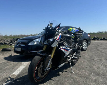 Белый БМВ S 1000R, объемом двигателя 1 л и пробегом 19 тыс. км за 13900 $, фото 11 на Automoto.ua