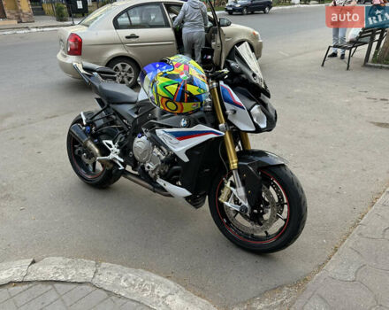 Белый БМВ S 1000R, объемом двигателя 1 л и пробегом 19 тыс. км за 13900 $, фото 25 на Automoto.ua