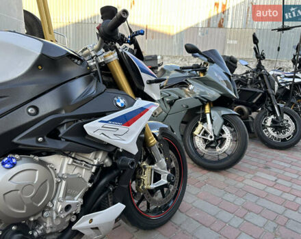 Белый БМВ S 1000R, объемом двигателя 1 л и пробегом 19 тыс. км за 13900 $, фото 27 на Automoto.ua