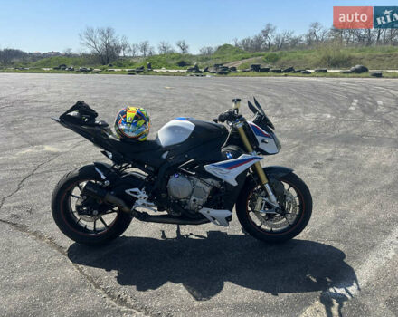 Белый БМВ S 1000R, объемом двигателя 1 л и пробегом 19 тыс. км за 13900 $, фото 8 на Automoto.ua