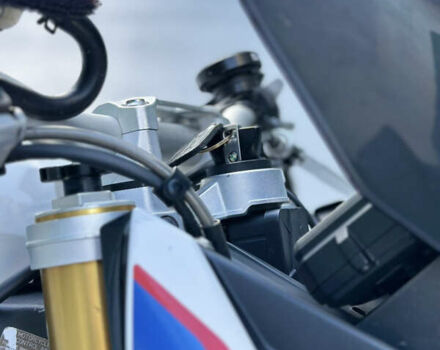 Белый БМВ S 1000R, объемом двигателя 1 л и пробегом 17 тыс. км за 14000 $, фото 18 на Automoto.ua