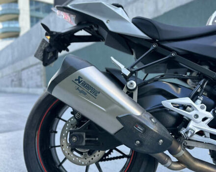 Белый БМВ S 1000R, объемом двигателя 1 л и пробегом 17 тыс. км за 14000 $, фото 8 на Automoto.ua