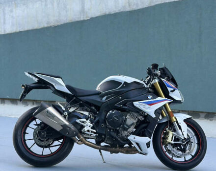 Белый БМВ S 1000R, объемом двигателя 1 л и пробегом 17 тыс. км за 14000 $, фото 1 на Automoto.ua