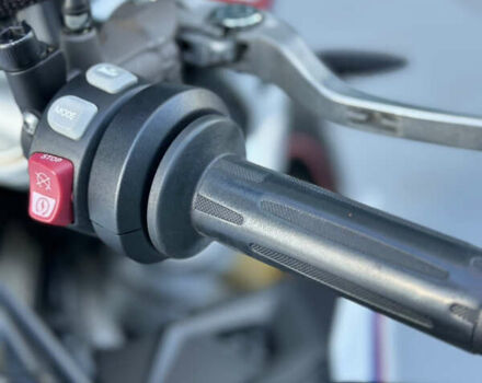 Белый БМВ S 1000R, объемом двигателя 1 л и пробегом 17 тыс. км за 14000 $, фото 17 на Automoto.ua