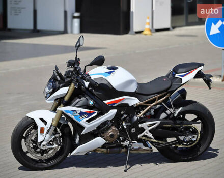 Белый БМВ S 1000R, объемом двигателя 1 л и пробегом 1 тыс. км за 25500 $, фото 3 на Automoto.ua