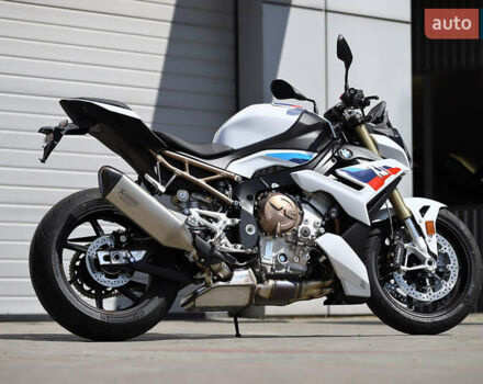 Белый БМВ S 1000R, объемом двигателя 1 л и пробегом 1 тыс. км за 25500 $, фото 1 на Automoto.ua