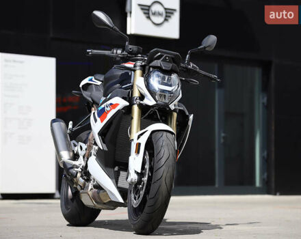 Белый БМВ S 1000R, объемом двигателя 1 л и пробегом 1 тыс. км за 25500 $, фото 8 на Automoto.ua