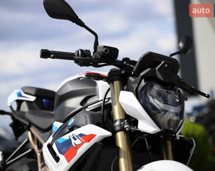 Белый БМВ S 1000R, объемом двигателя 1 л и пробегом 1 тыс. км за 25500 $, фото 26 на Automoto.ua