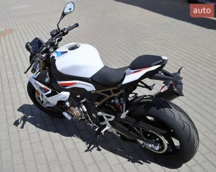 Белый БМВ S 1000R, объемом двигателя 1 л и пробегом 1 тыс. км за 25500 $, фото 9 на Automoto.ua