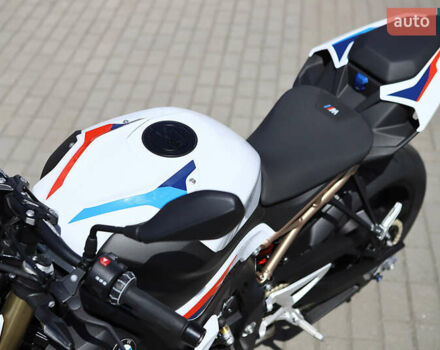 Белый БМВ S 1000R, объемом двигателя 1 л и пробегом 1 тыс. км за 25000 $, фото 24 на Automoto.ua