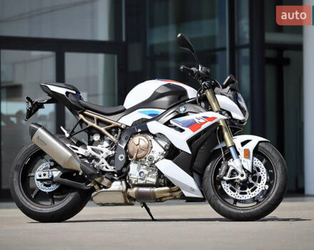 Белый БМВ S 1000R, объемом двигателя 1 л и пробегом 1 тыс. км за 25500 $, фото 27 на Automoto.ua