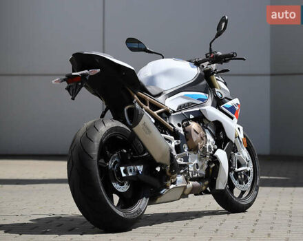 Белый БМВ S 1000R, объемом двигателя 1 л и пробегом 1 тыс. км за 25500 $, фото 6 на Automoto.ua