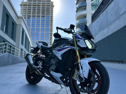 Белый БМВ S 1000R, объемом двигателя 1 л и пробегом 17 тыс. км за 14000 $, фото 1 на Automoto.ua