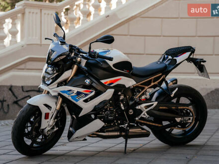 Белый БМВ S 1000R, объемом двигателя 0 л и пробегом 8 тыс. км за 19000 $, фото 1 на Automoto.ua