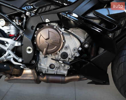 Черный БМВ S 1000R, объемом двигателя 1 л и пробегом 4 тыс. км за 19200 $, фото 8 на Automoto.ua