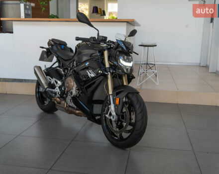 Черный БМВ S 1000R, объемом двигателя 1 л и пробегом 4 тыс. км за 19200 $, фото 1 на Automoto.ua