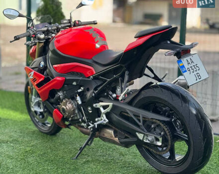 Красный БМВ S 1000R, объемом двигателя 1 л и пробегом 12 тыс. км за 19300 $, фото 3 на Automoto.ua