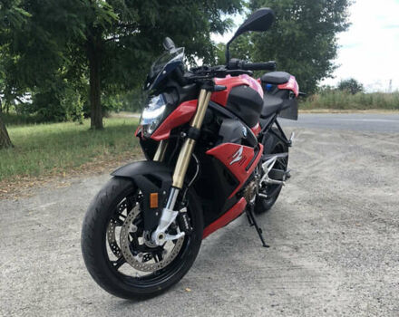 Красный БМВ S 1000R, объемом двигателя 1 л и пробегом 12 тыс. км за 19300 $, фото 1 на Automoto.ua