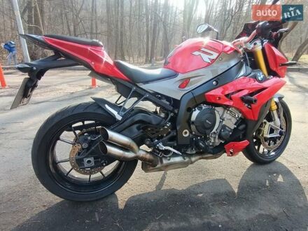БМВ S 1000R 2014 в Киеве на Automoto.ua Красный БМВ S 1000R, объемом двигателя 1 л и пробегом 25 тыс. км за 12300 $, фото 1 на Automoto.ua