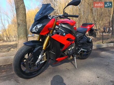 БМВ S 1000R 2014 в Киеве на Automoto.ua Красный БМВ S 1000R, объемом двигателя 1 л и пробегом 25 тыс. км за 12800 $, фото 1 на Automoto.ua