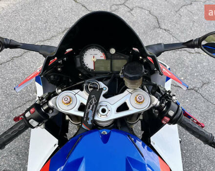 Белый БМВ S 1000RR, объемом двигателя 1 л и пробегом 36 тыс. км за 11700 $, фото 4 на Automoto.ua