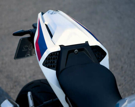 Белый БМВ S 1000RR, объемом двигателя 1 л и пробегом 37 тыс. км за 19000 $, фото 26 на Automoto.ua