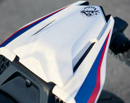 Белый БМВ S 1000RR, объемом двигателя 1 л и пробегом 37 тыс. км за 19000 $, фото 11 на Automoto.ua