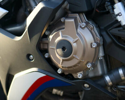 Белый БМВ S 1000RR, объемом двигателя 1 л и пробегом 37 тыс. км за 19000 $, фото 12 на Automoto.ua