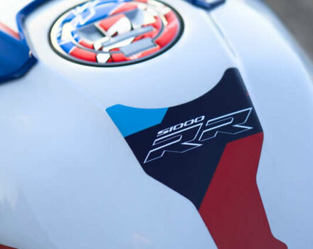 Белый БМВ S 1000RR, объемом двигателя 1 л и пробегом 37 тыс. км за 19000 $, фото 10 на Automoto.ua