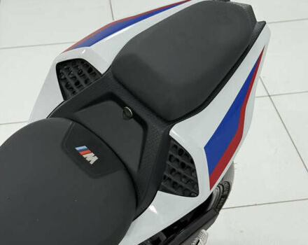 Белый БМВ S 1000RR, объемом двигателя 1 л и пробегом 15 тыс. км за 24500 $, фото 7 на Automoto.ua