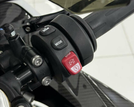 Белый БМВ S 1000RR, объемом двигателя 1 л и пробегом 15 тыс. км за 24500 $, фото 9 на Automoto.ua