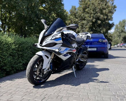 Белый БМВ S 1000RR, объемом двигателя 1 л и пробегом 8 тыс. км за 25000 $, фото 1 на Automoto.ua
