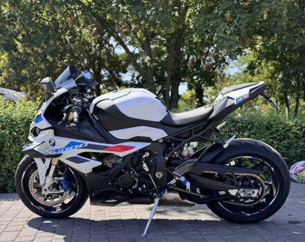 Белый БМВ S 1000RR, объемом двигателя 1 л и пробегом 8 тыс. км за 25000 $, фото 4 на Automoto.ua