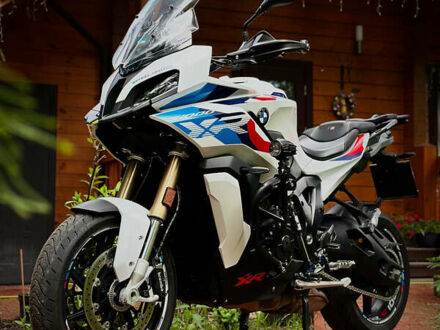 Белый БМВ S 1000XR, объемом двигателя 1 л и пробегом 40 тыс. км за 15500 $, фото 1 на Automoto.ua
