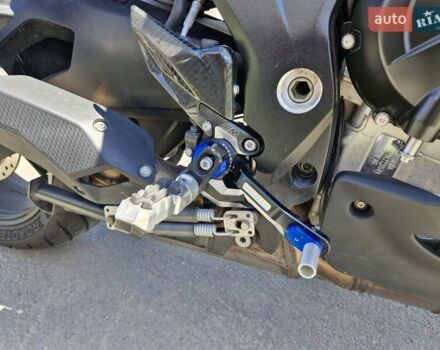 Черный БМВ S 1000XR, объемом двигателя 1 л и пробегом 10 тыс. км за 20500 $, фото 9 на Automoto.ua