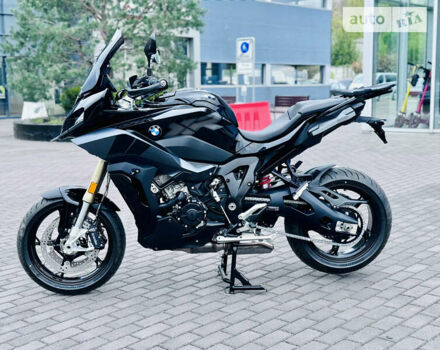 Черный БМВ S 1000XR, объемом двигателя 1 л и пробегом 1 тыс. км за 20500 $, фото 4 на Automoto.ua