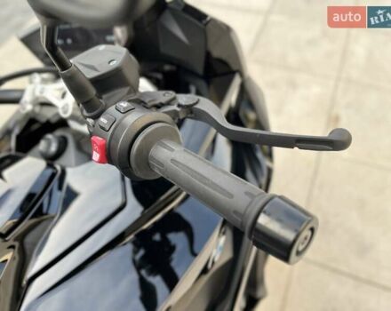 Черный БМВ S 1000XR, объемом двигателя 1 л и пробегом 4 тыс. км за 24096 $, фото 16 на Automoto.ua