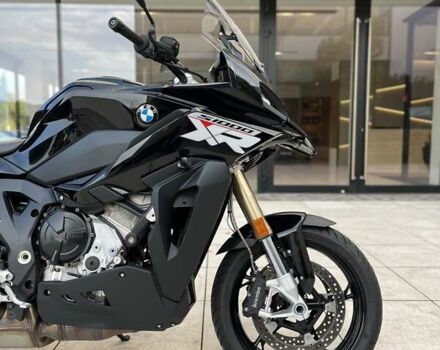 Черный БМВ S 1000XR, объемом двигателя 1 л и пробегом 4 тыс. км за 24096 $, фото 6 на Automoto.ua