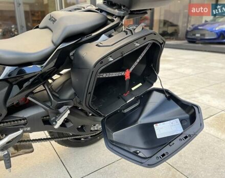 Черный БМВ S 1000XR, объемом двигателя 1 л и пробегом 4 тыс. км за 24096 $, фото 18 на Automoto.ua