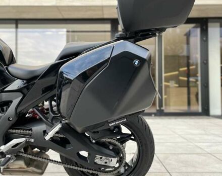 Черный БМВ S 1000XR, объемом двигателя 1 л и пробегом 4 тыс. км за 24096 $, фото 20 на Automoto.ua