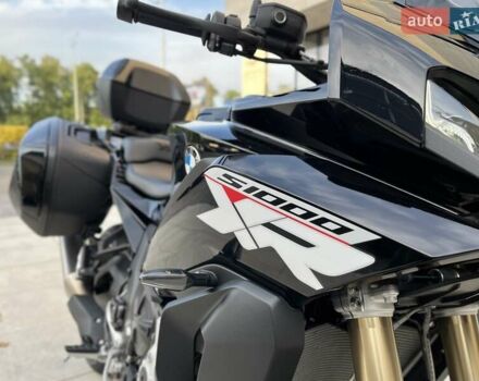 Черный БМВ S 1000XR, объемом двигателя 1 л и пробегом 4 тыс. км за 24096 $, фото 10 на Automoto.ua