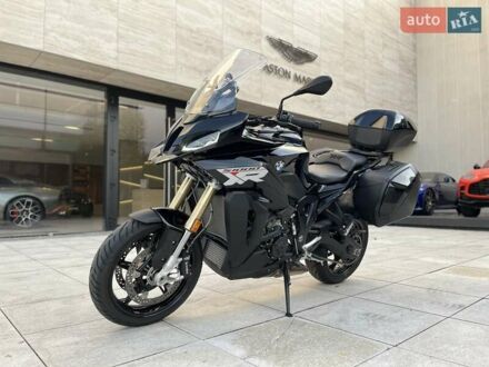 Черный БМВ S 1000XR, объемом двигателя 1 л и пробегом 4 тыс. км за 24096 $, фото 1 на Automoto.ua